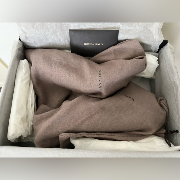 Bottega Veneta Mesh Chain Pump - Picture 11 of 14